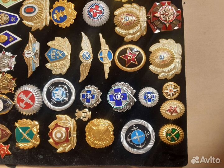 Кокарды, значки и медальки