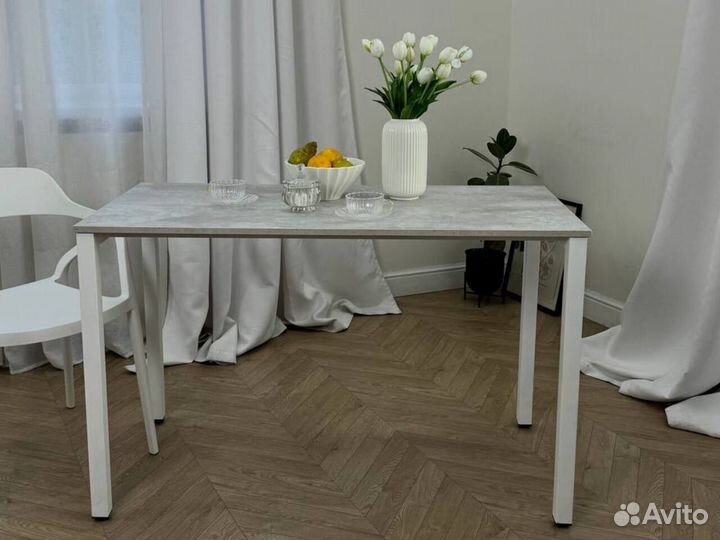 Стол обеденный в наличии