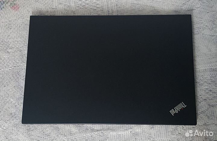 Классный X1 Carbon на i5-6300u gen 4 ips