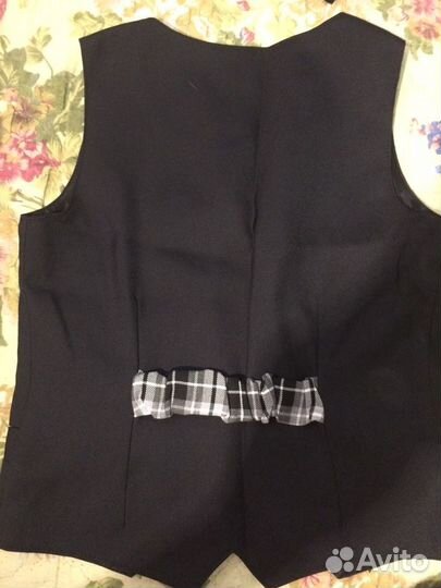 Жилет школьный для девочки новый