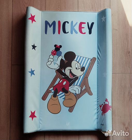 Икея, с ярким принтом Мики Маус Пеленальная доска