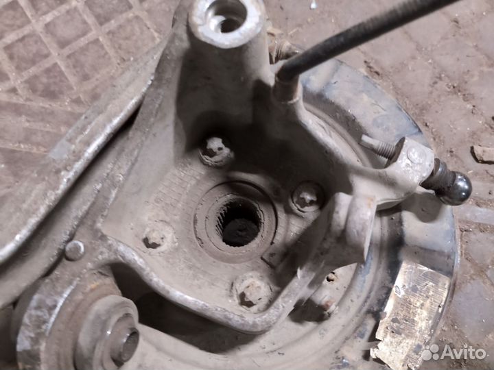 Кулак поворотный задний левый BMW E39 1995-2004