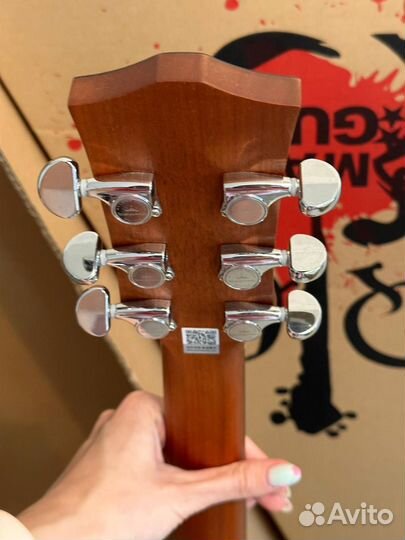 Гитара акустическая