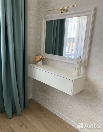 Подвесные туалетные столики