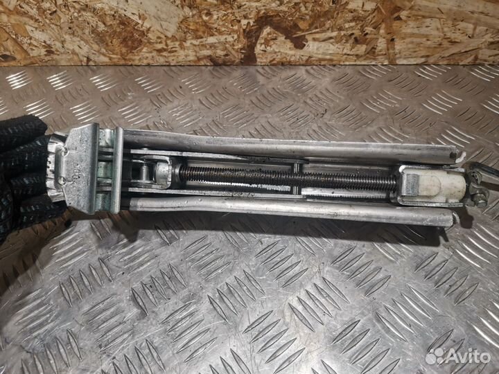 Домкрат Audi A4 B7