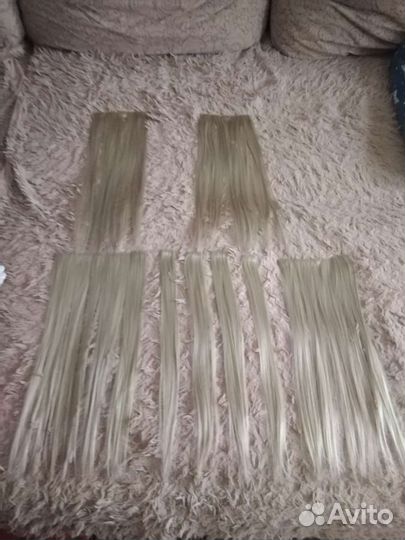 Волосы на заколках блонд