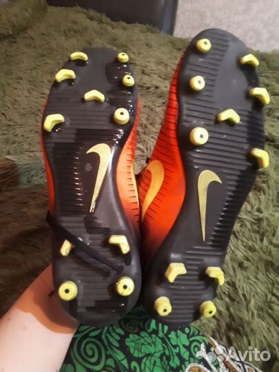 Футбольные бутсы nike
