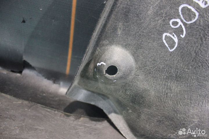 Обшивка крышки багажника - Kia Rio 3