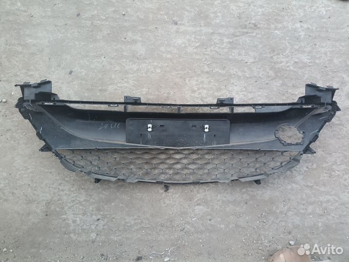 Решетка переднего бампера mazda 2 07-15гг