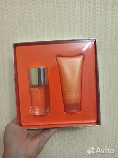 Подарочный набор Clinique парфюмированная вода+кре