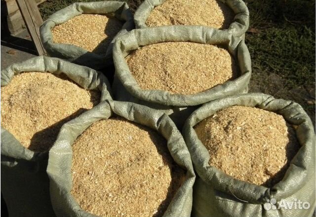 Опилки в мешках