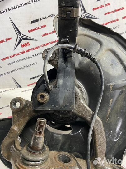 Цапфа (кулак) передняя левая w211 Mercedes