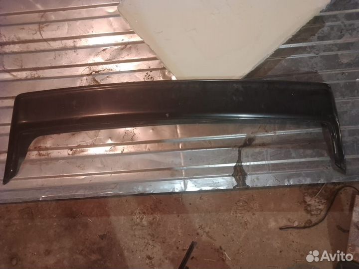 Спойлер на багажник