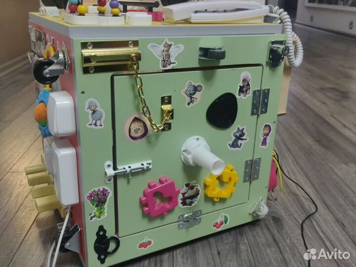 Бизиборд куб