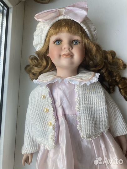 Фарфоровая кукла б/у