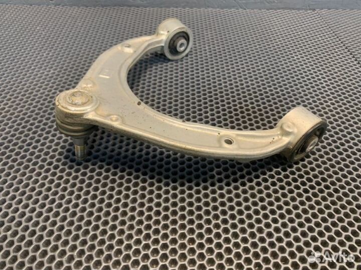 Рычаг подвески верхний передний правый Porshe