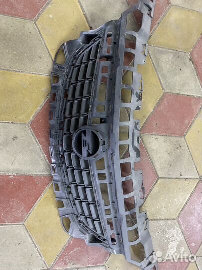 Решетка радиатора на opel astra J