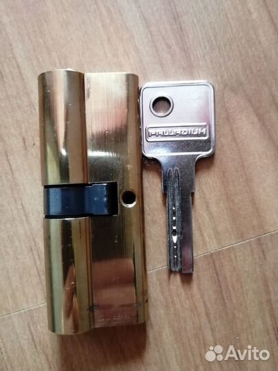 Замок дверной