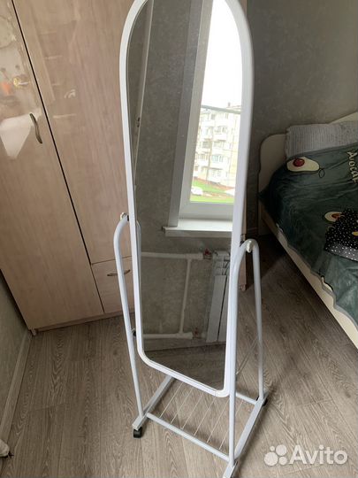 Зеркало напольное