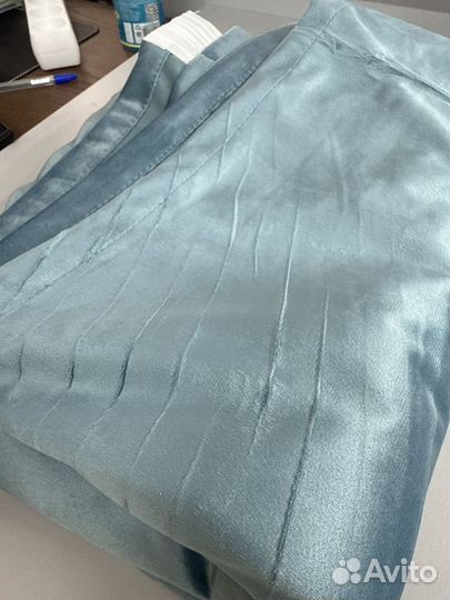 Шторы с браком. 2 шт по 1,5м. Высота 2,60