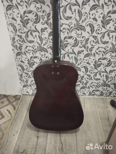 Акустическая гитара
