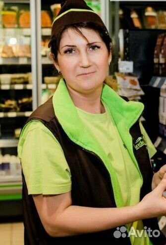 Продавец в продуктовый магазин