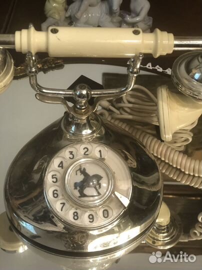 Телефон антикварный рабочий