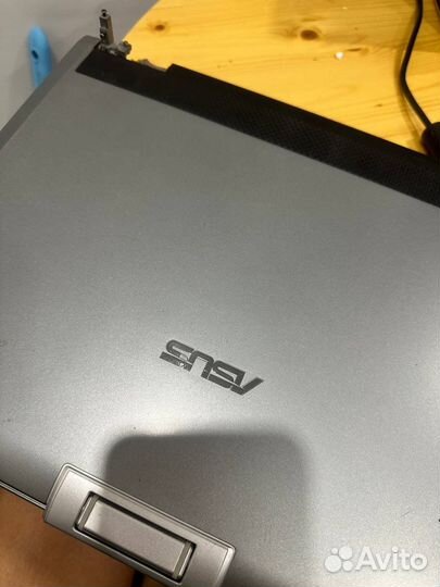 Ноутбук asus