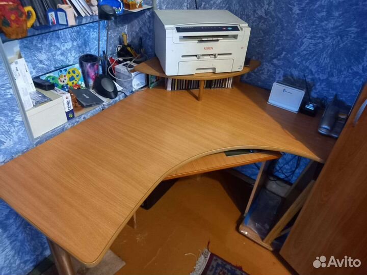 Компьютерный стол