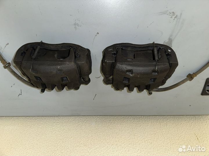 Передний тормозной суппорт subaru