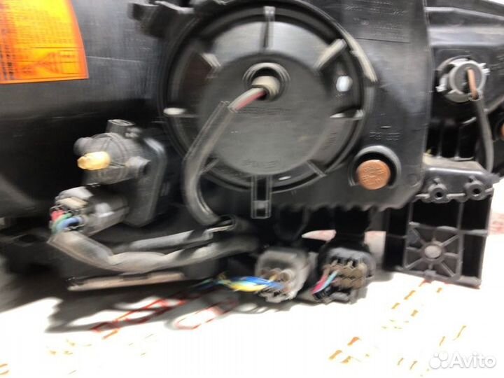 Фара ксеноновая левая Mitsubishi Asx 4B10 2010