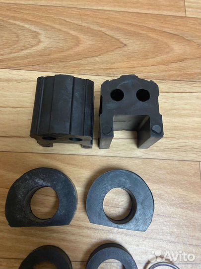 Резинки крепления бака Ява 634 638