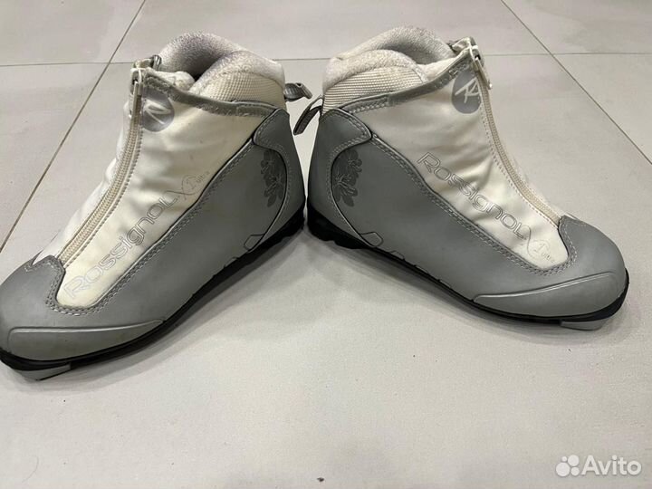 Лыжи, ботинки, палки