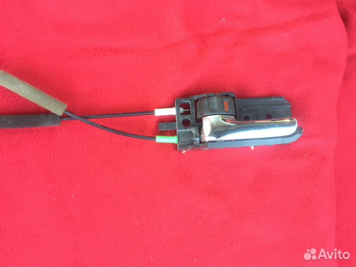 Toyota Avensis T250 Замок двери задний левый