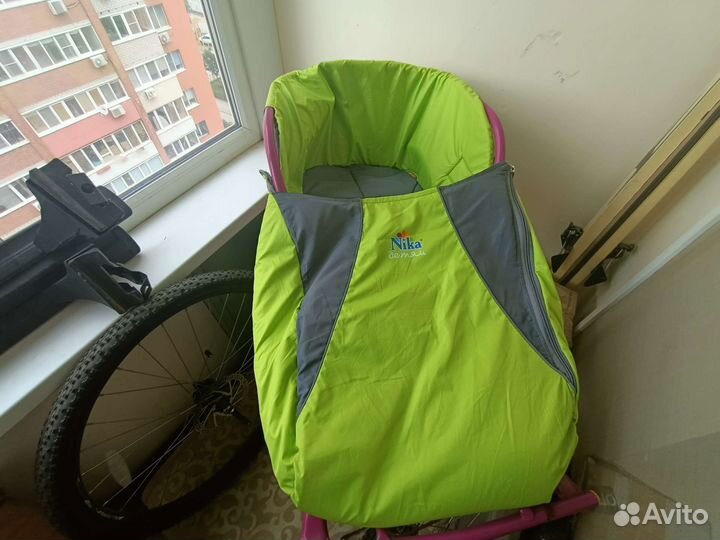 Детские санки с колесами и ручкой