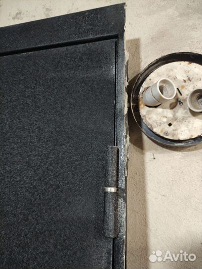 Дверь входная металлическая