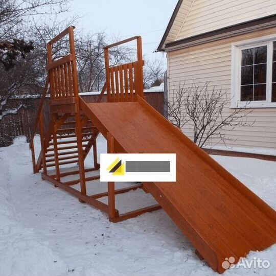 Зимняя горка, деревянная горка