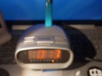 Радиоприемник Hyundai c часами будильником