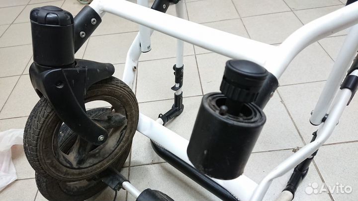 Ремонт переднего поворотного колеса коляски