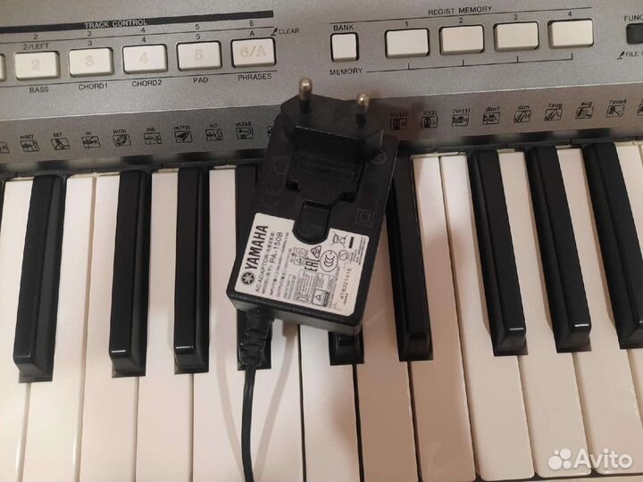 Синтезатор yamaha psr e443