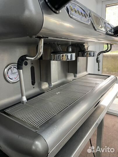 Кофемашина рожковая профессиональная