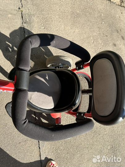 Детский велосипед с ручкой