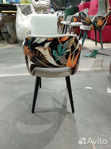 Обеденные дизайнерские стулья