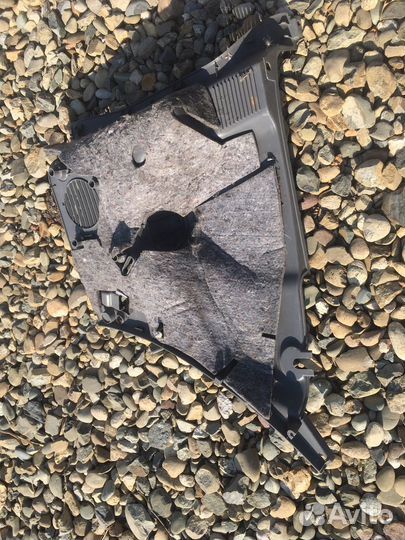 Toyota funcargo обшивка багажника нижняя левая