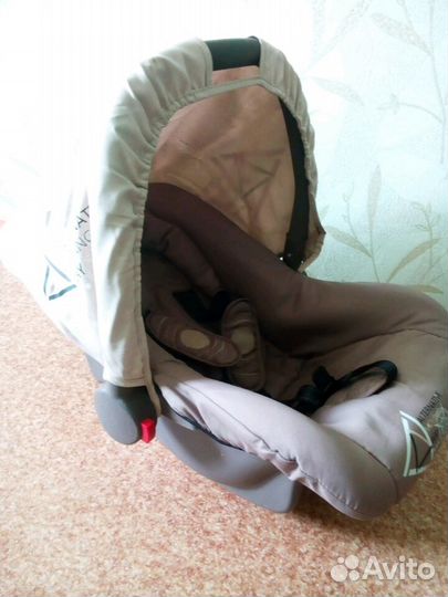 Автомобильное кресло