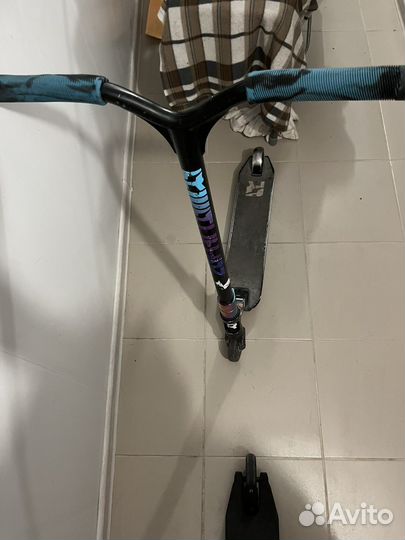 Трюковой самокат reaction