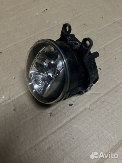 Toyota Camry V70 фара противотуманная левая