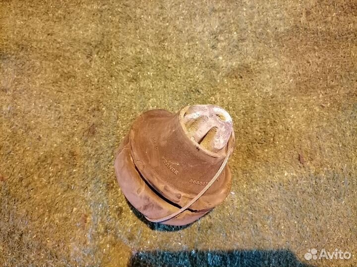 Опора двигателя (подушка двс) передняя 8683936 Vol