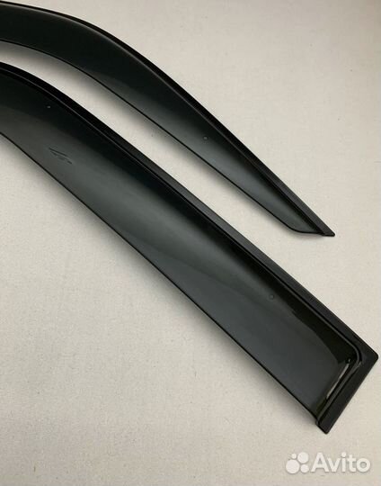 Ветровики на двери для Toyota Hiace 1989-2005