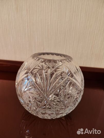 Хрустальная ваза шар